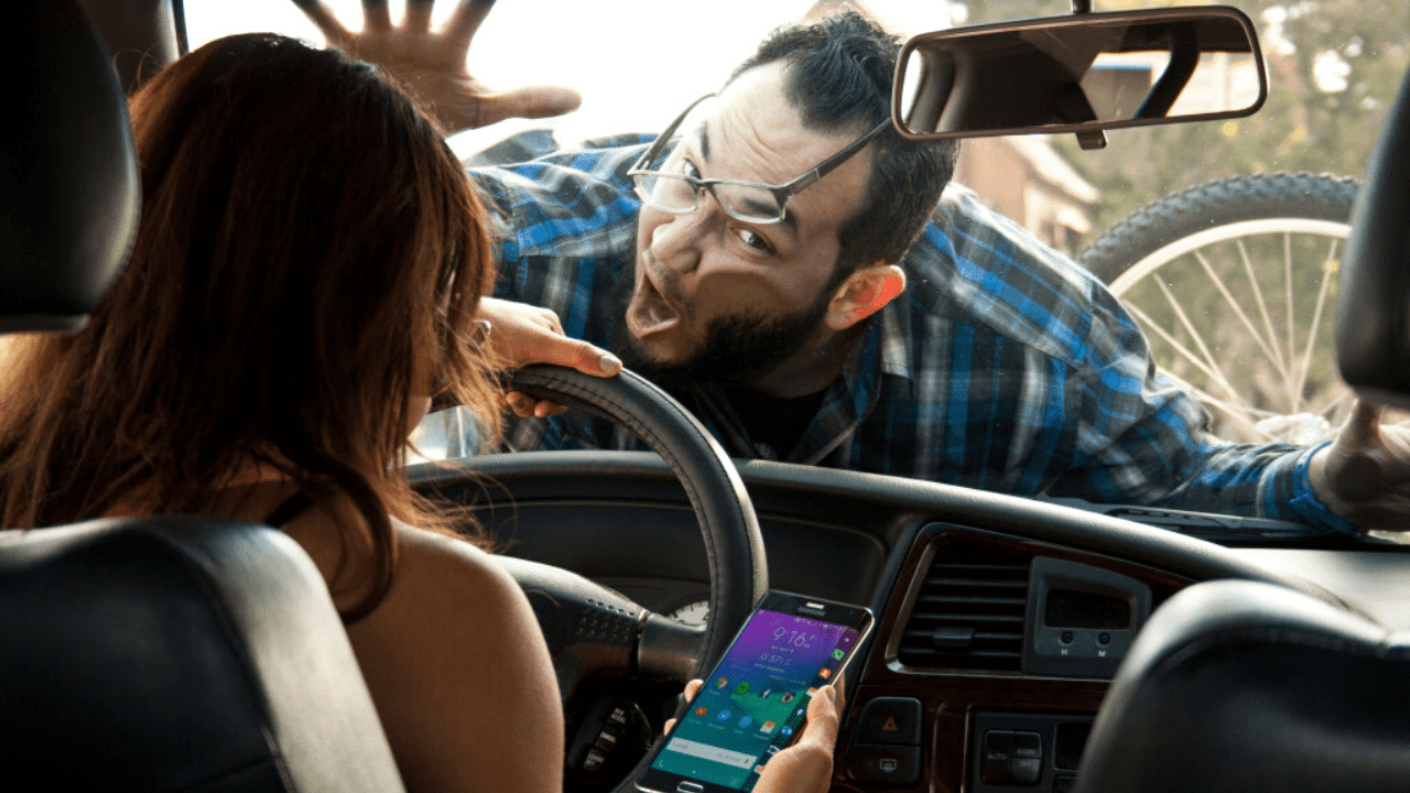 Cell Phone use While Driving Essay
